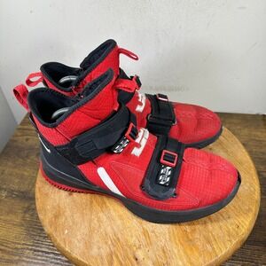 Nike LeBron Soldier XIII 13 SFG Red Mens Size 10.5 Basketball Shoes AR4225-600